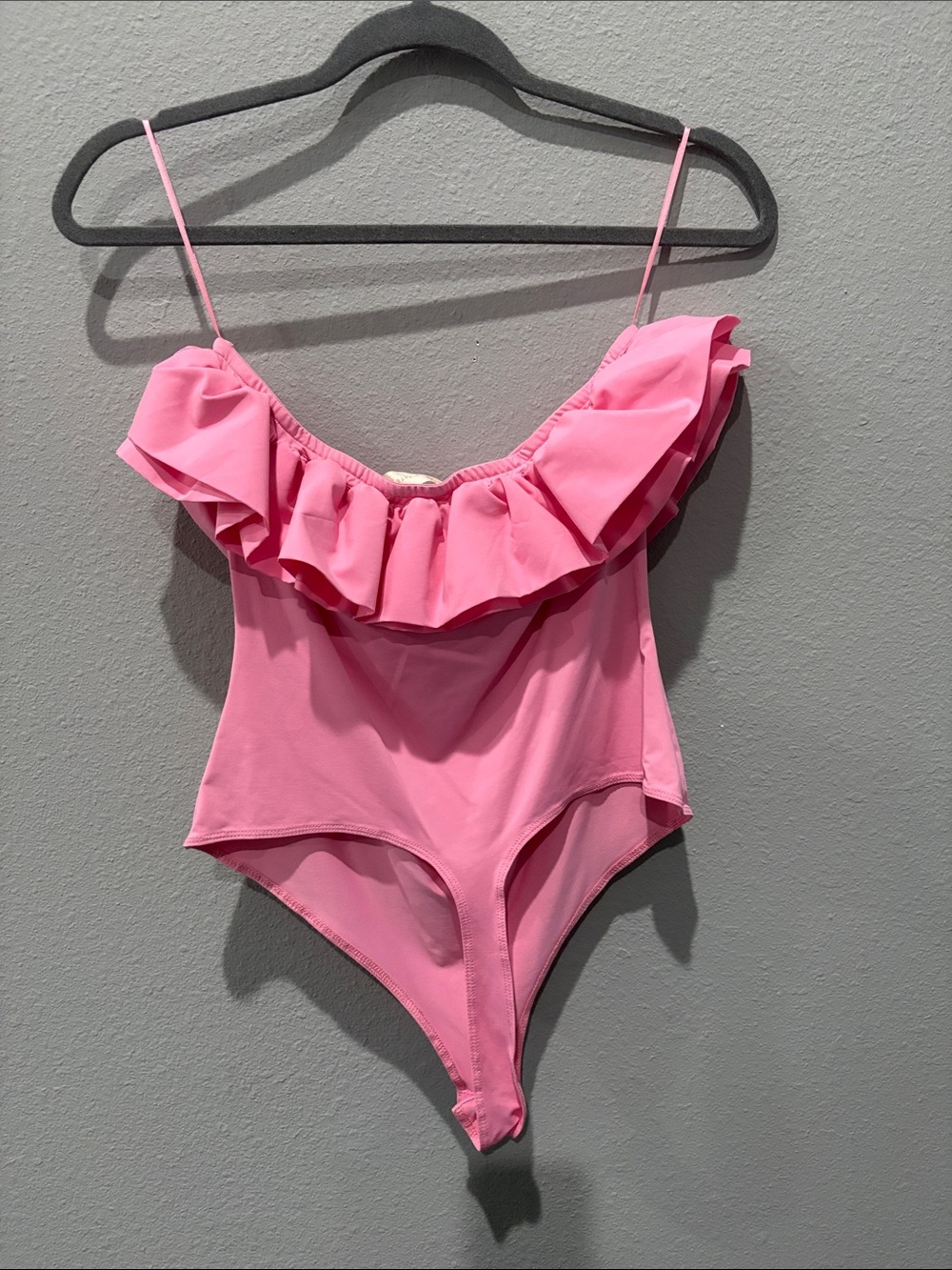 Altard State Pink Ruffle Strapless bodysuit - Picture 3 of 3